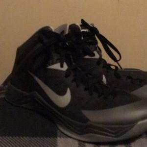 Men’s hyper quickness basketball shoes sz 10.5